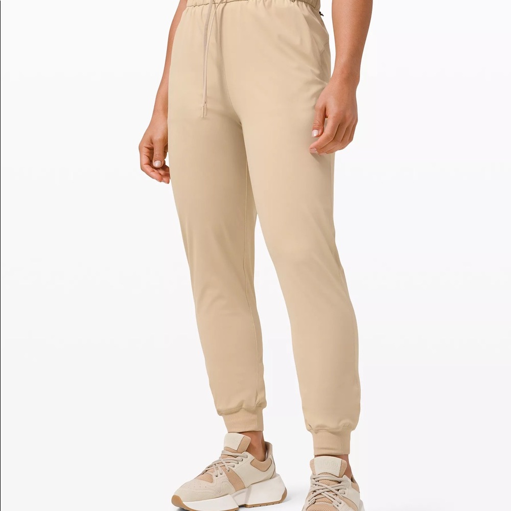 NWT Lululemon Stretch High Rise Jogger 7/8